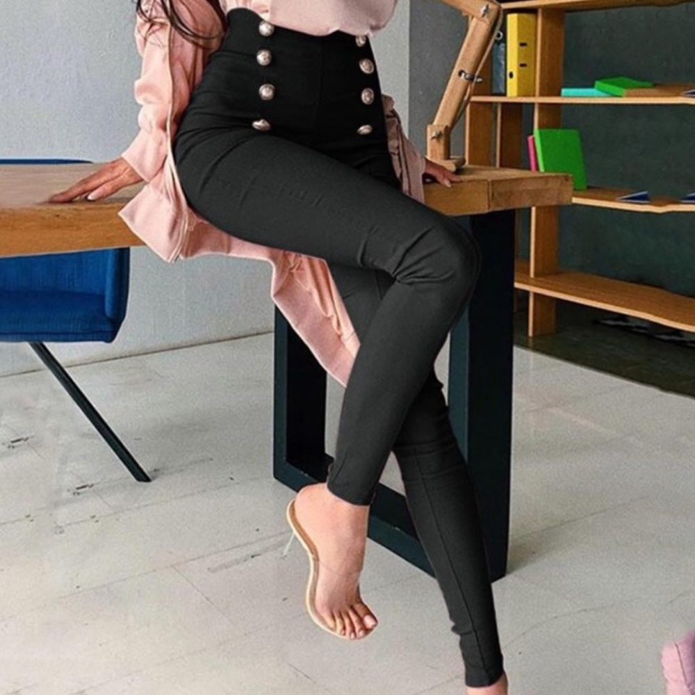Black High-Waisted Leggings with Silver Buttons